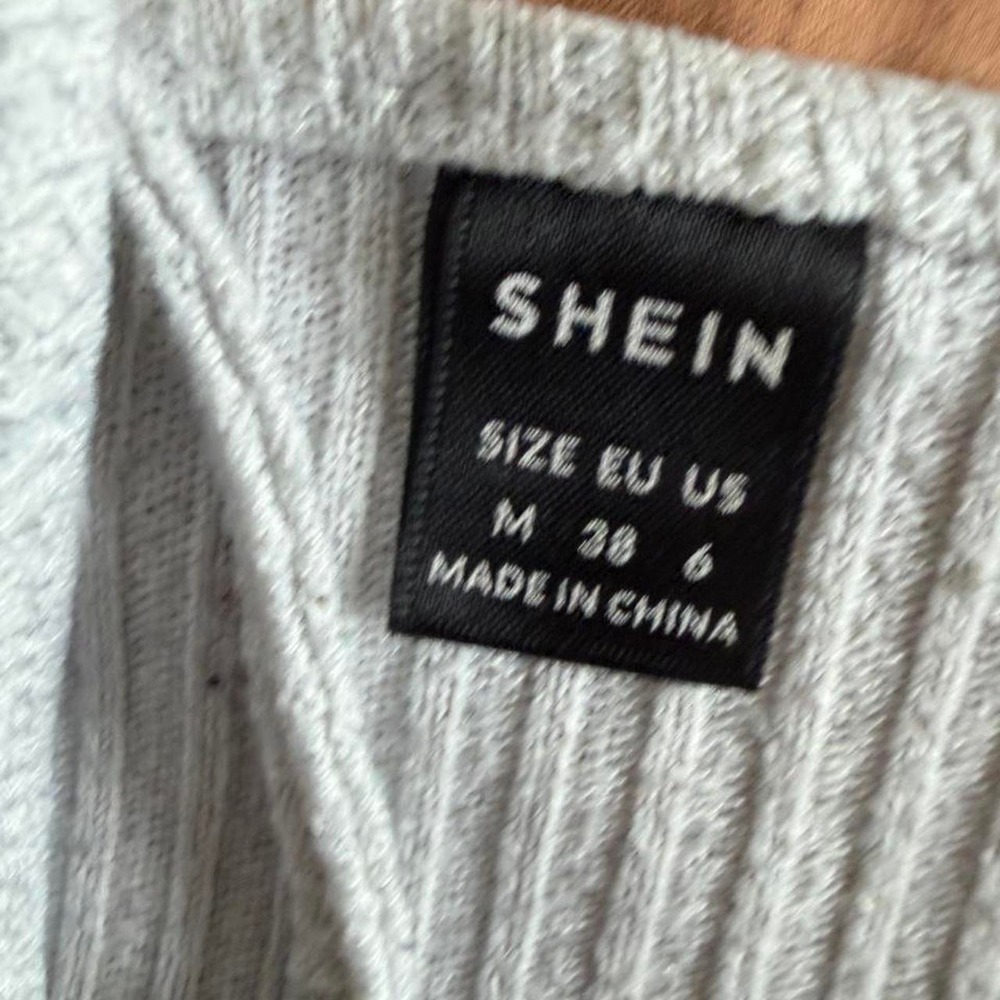 SHEIN Gray Ribbed Crop Tank - Picture 2 of 2
